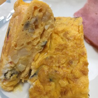 カニカマ椎茸チーズ玉葱の卵焼き